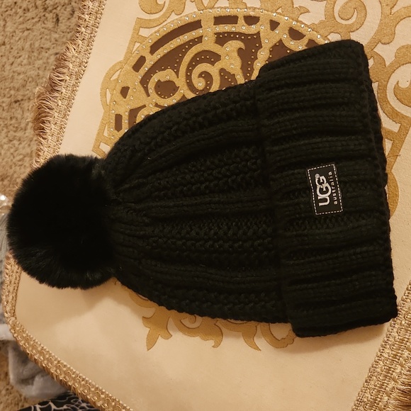 NEW 3 PIECE SET INFINITY SCARF AND HAT WITH MATCHING GLOVES - Picture 3 of 5